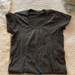 Gray Lululemon swifly tech shirt!
